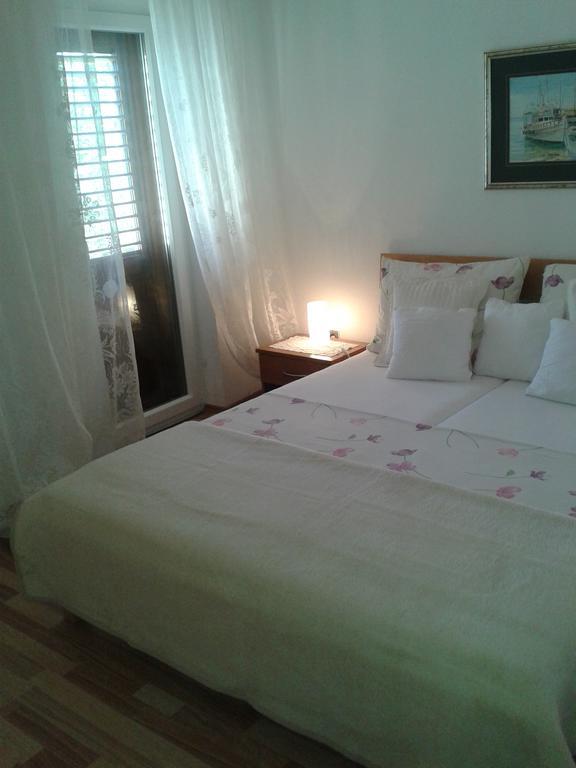 Apartment Splitska Kültér fotó